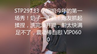  黑客破解摄像头偷拍 老公下班回来看见正在吸奶哺乳的媳妇按捺不住原始兽欲来一发