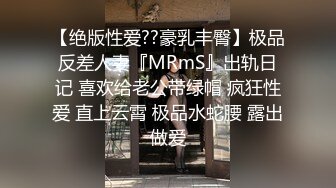  很棒的哺乳期小少妇露脸跟小哥激情啪啪给狼友看，小逼很嫩让小哥吃着奶子玩弄，挤奶水给狼友喝从床上草到浴室