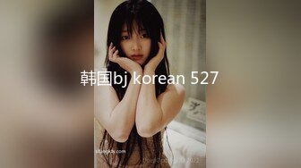 闺蜜双飞，闺蜜怕吵醒女友，其实女友在自慰