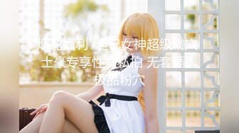 【新片速遞】1月最新搜集最强的兄妹乱伦！非常难得的露脸，18岁的妹妹是个高颜值惹人喜爱的可爱萝莉，到她闺房强行干她，咩咩地叫床