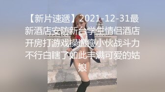   少妇姐妹露脸勾搭大哥激情啪啪 全程露脸刮逼毛 尿尿道具插逼 各种抽插爆草