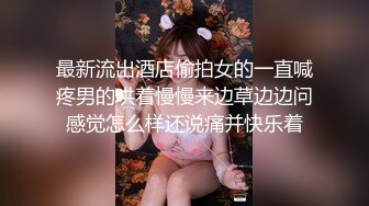 本人比照片还漂亮，花臂纹身娇小美女，撩下衣服就要吸奶子，跪着深喉舔屌，抱起来撞击爆插，如此美女连续搞了两炮